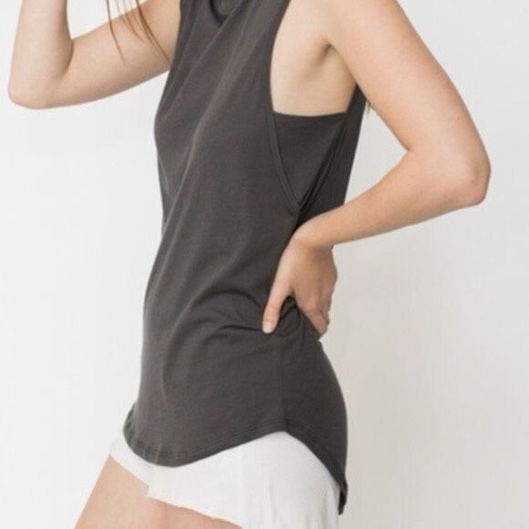 ✨Lunya Restore Muscle Sz XL Gray Tank✨ - Picture 3 of 9